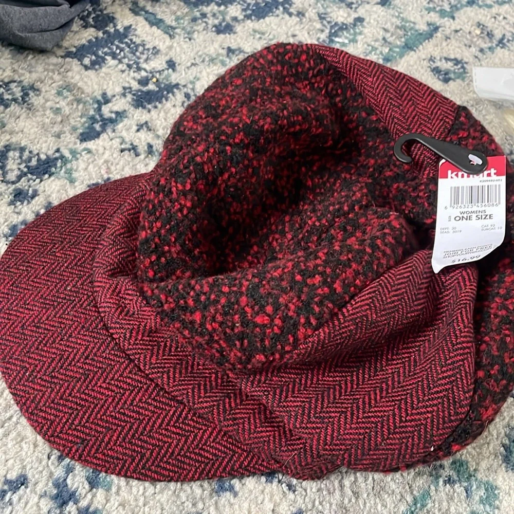 Women's Red Hat NWT one size